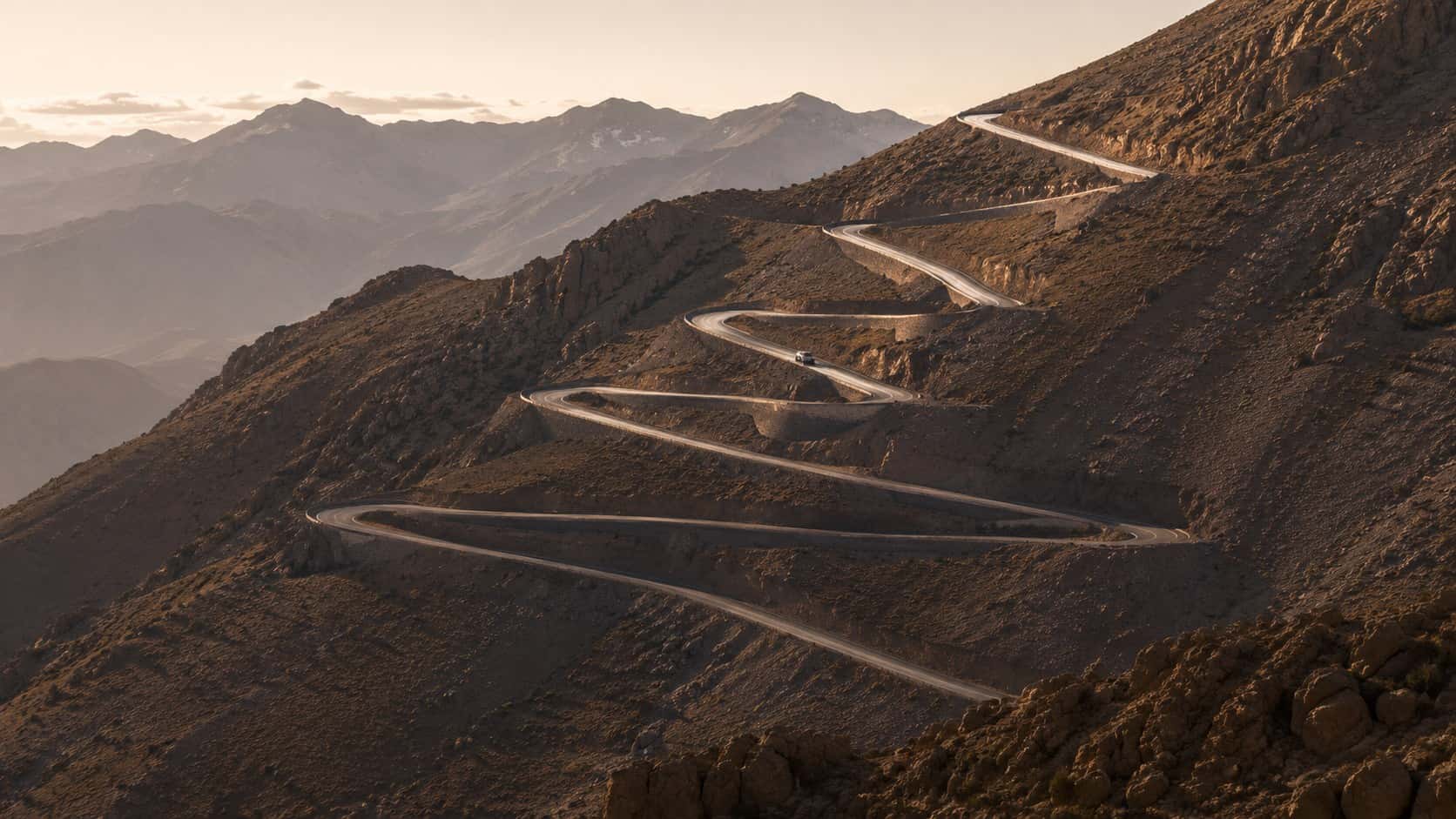I tornanti della N9 che salgono al passo di Tizi n'Tichka